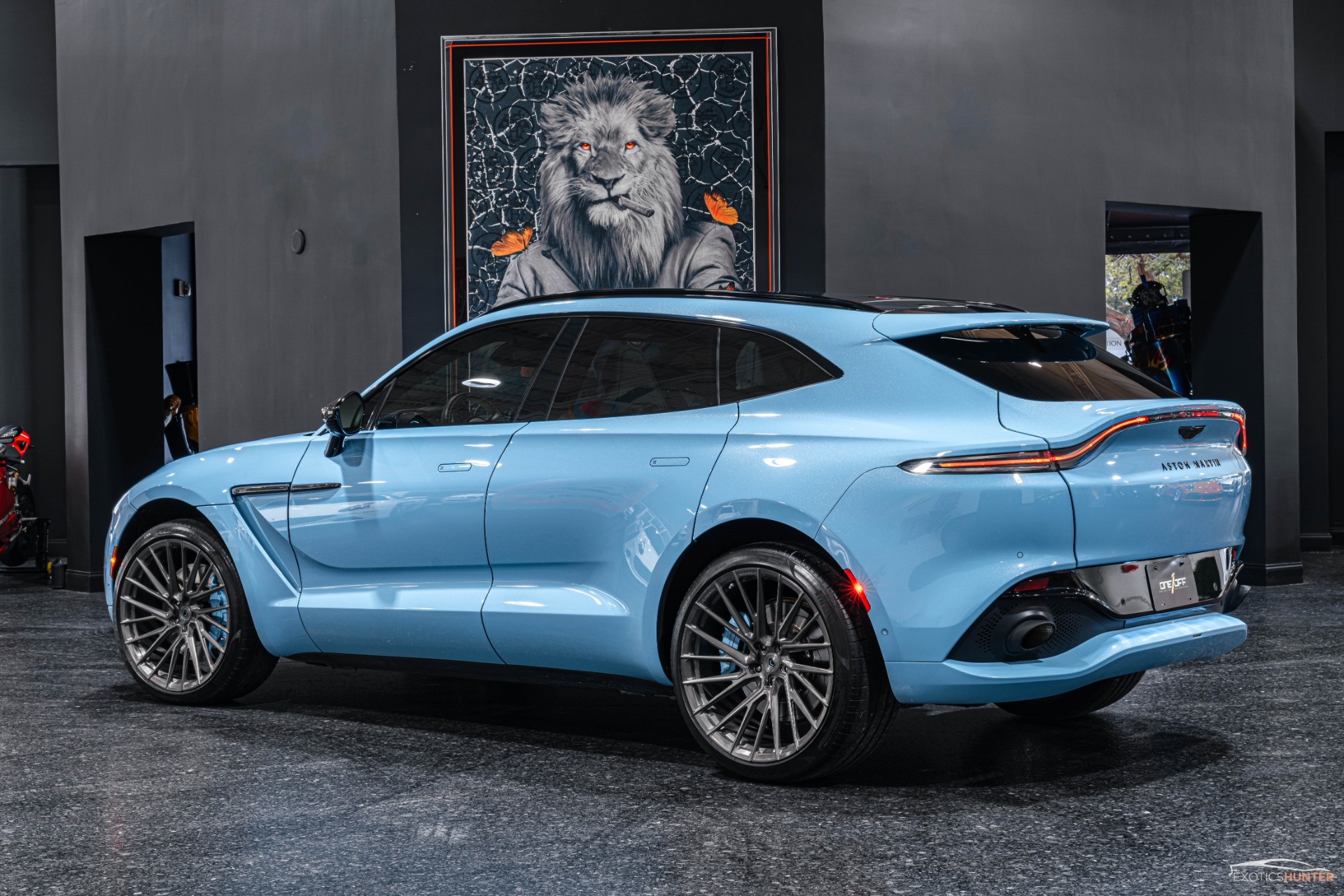 Used 2022 Aston Martin DBX Q Exterior & Interior w/ 22in/23in